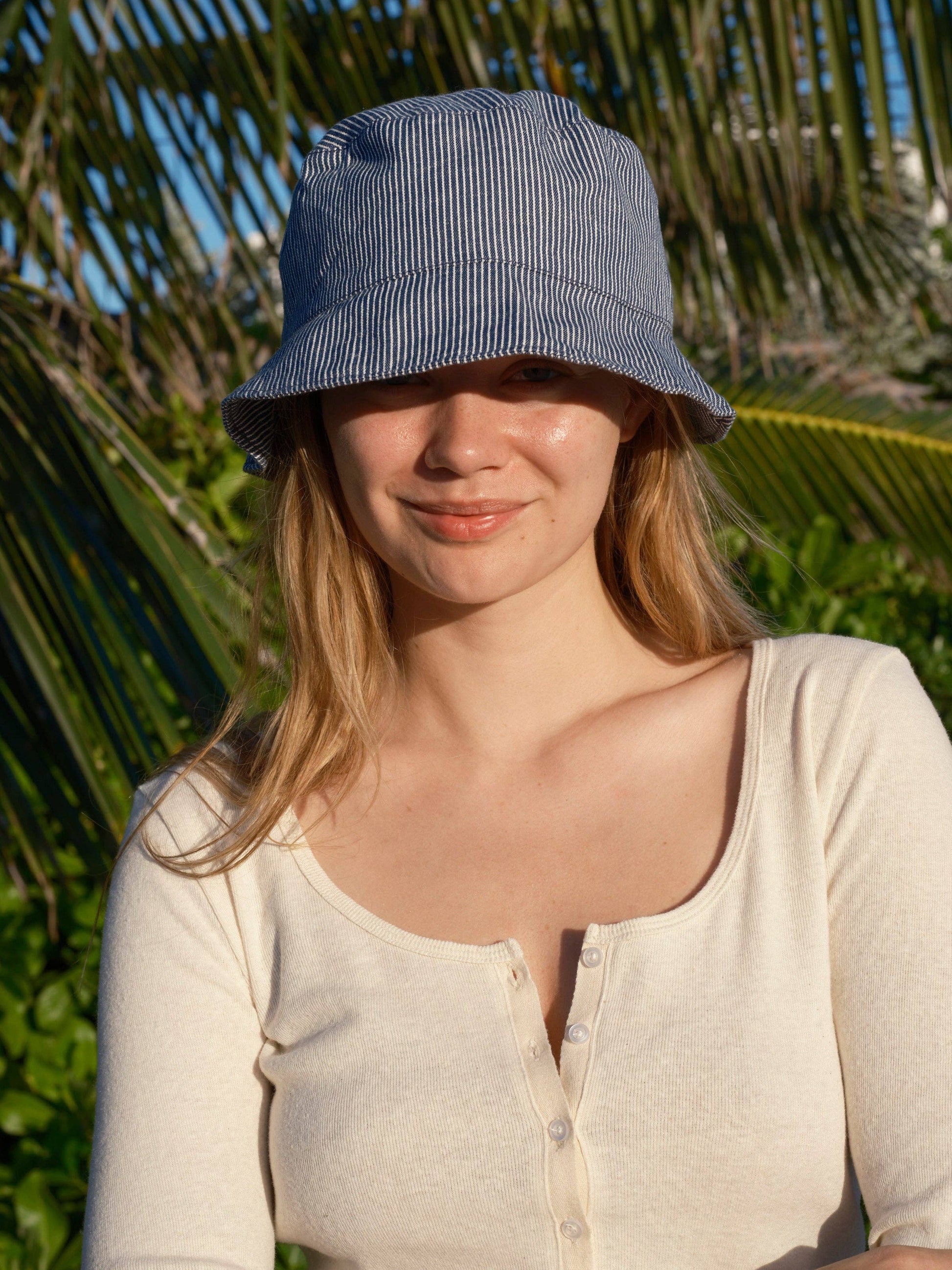 Bucket Hat Mollusk