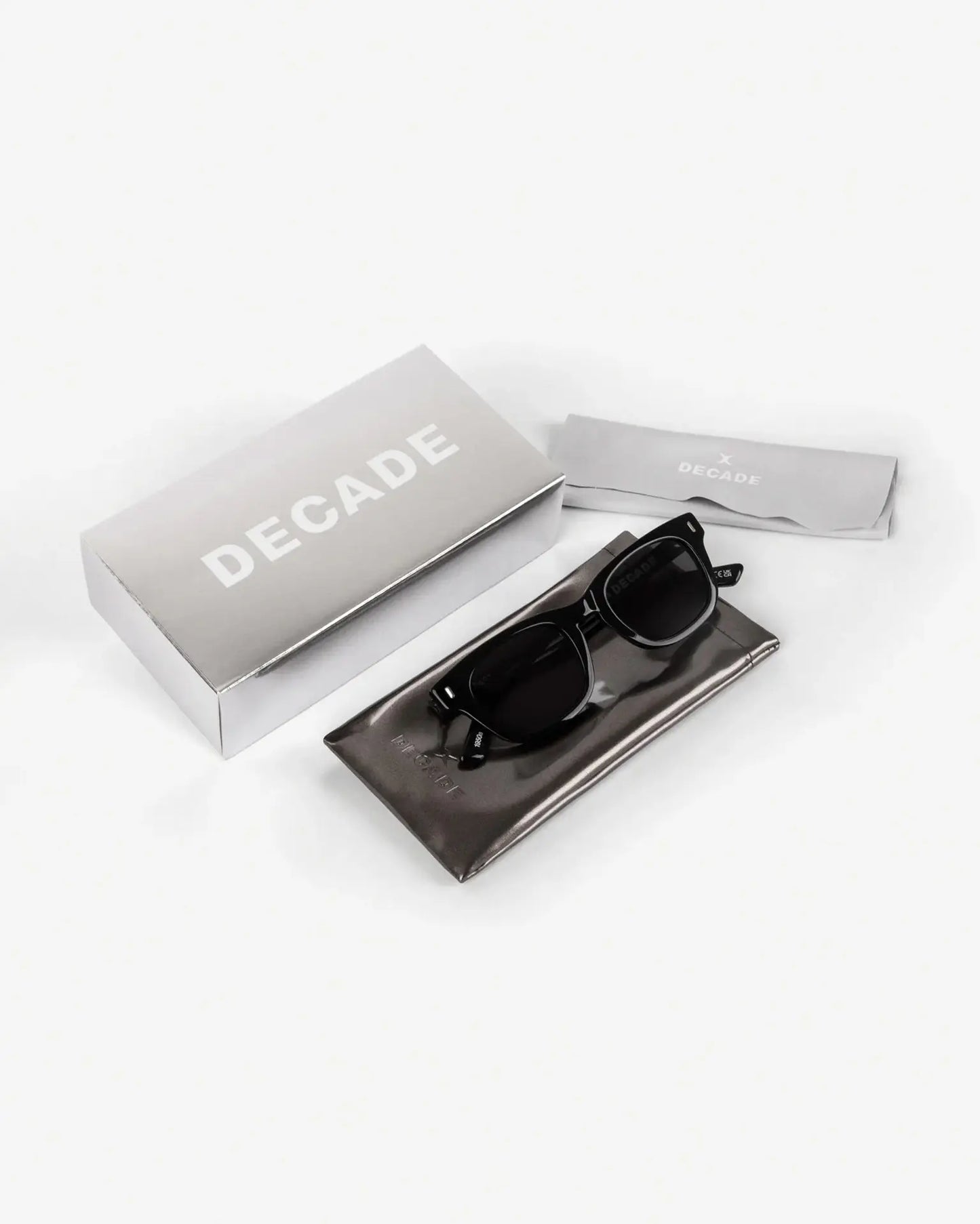 Carsen 00s Decade Eyewear